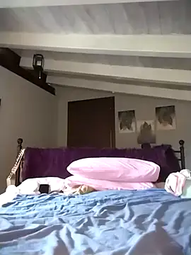 Snapshot of divinaerotica chatting on February 3, 2026, 2:22 pm divinaerotica online show from February 3, 2026, 2:22 pm