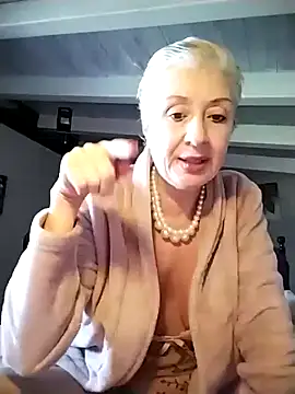 Snapshot of divinaerotica chatting on February 17, 2026, 2:13 pm divinaerotica online show from February 17, 2026, 2:13 pm