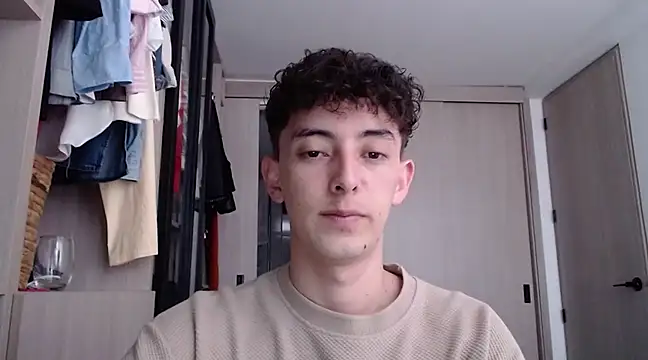 Snapshot of miketwink chatting on March 13, 2025, 10:10 pm miketwink online show from March 13, 2025, 10:10 pm