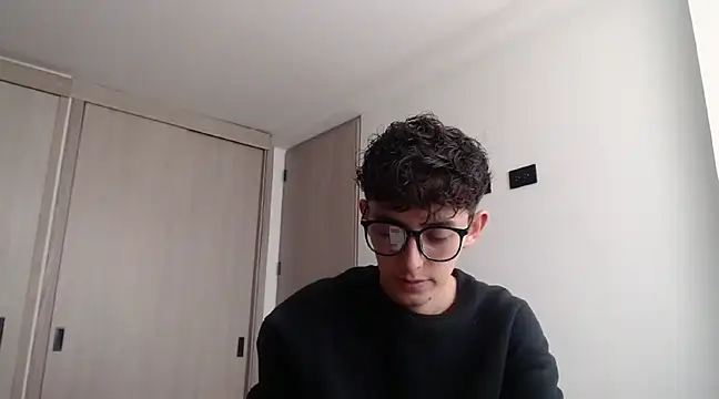 Snapshot of miketwink chatting on March 22, 2025, 8:59 pm miketwink online show from March 22, 2025, 8:59 pm