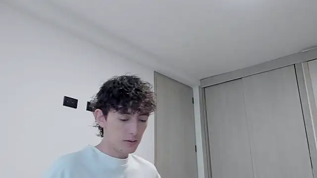 Snapshot of miketwink chatting on September 25, 2025, 10:35 pm miketwink online show from September 25, 2025, 10:35 pm