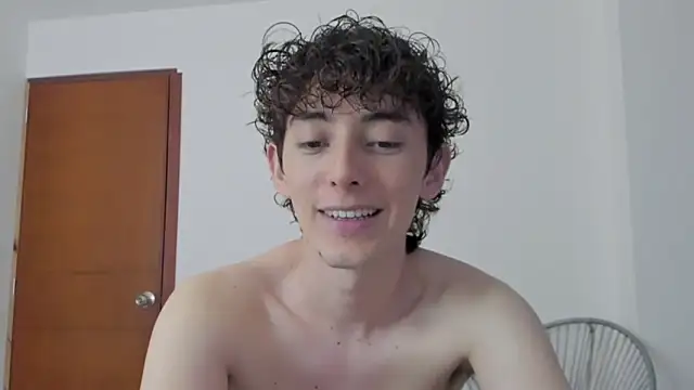 Snapshot of miketwink chatting on October 8, 2025, 12:41 am miketwink online show from October 8, 2025, 12:41 am