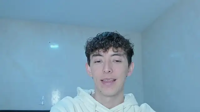 Snapshot of miketwink chatting on December 2, 2025, 2:50 am miketwink online show from December 2, 2025, 2:50 am