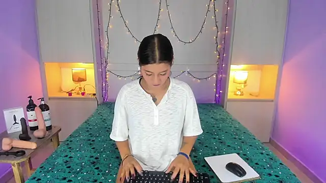 CandyyMaria online show from November 14, 2025, 3:00 pm