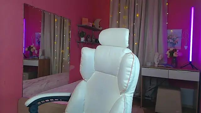 Snapshot of Jenny_Smit chatting on February 19, 2025, 12:11 pm Jenny Smit online show from February 19, 2025, 12:11 pm