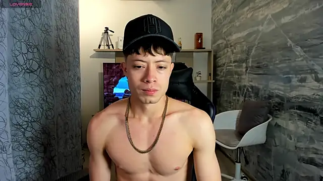 Snapshot of marcuscollins1_ chatting on February 12, 2026, 12:33 pm marcuscollins1 online show from February 12, 2026, 12:33 pm