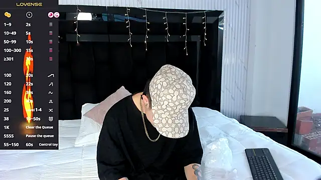 Snapshot of marcuscollins1_ chatting on February 28, 2026, 1:56 pm marcuscollins1 online show from February 28, 2026, 1:56 pm