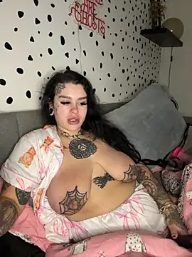 Snapshot of tempzzz12 chatting on November 27, 2025, 8:49 am tempzzz12 online show from November 27, 2025, 8:49 am