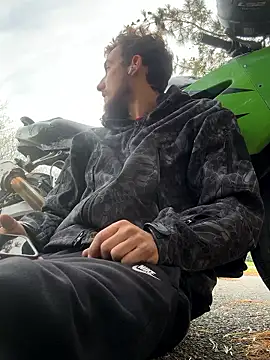 Snapshot of Codybugs0206 chatting on October 19, 2025, 9:48 pm Codybugs0206 online show from October 19, 2025, 9:48 pm