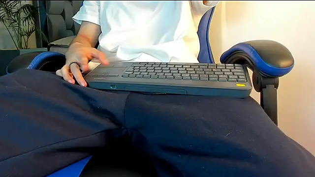 roan birkin online show from November 21, 2025, 7:12 pm