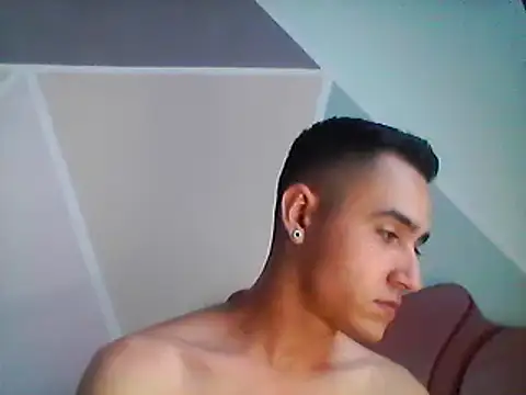 Snapshot of daimon_king05 chatting on February 6, 2025, 4:03 pm daimon king05 online show from February 6, 2025, 4:03 pm