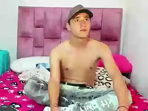 Snapshot of daimon_king05 chatting on March 14, 2025, 8:28 pm daimon king05 online show from March 14, 2025, 8:28 pm