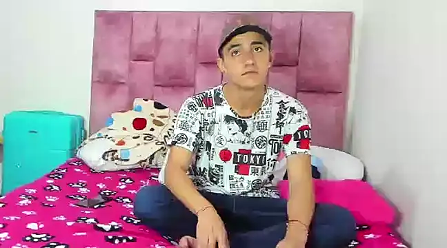 Snapshot of daimon_king05 chatting on March 15, 2025, 3:48 pm daimon king05 online show from March 15, 2025, 3:48 pm