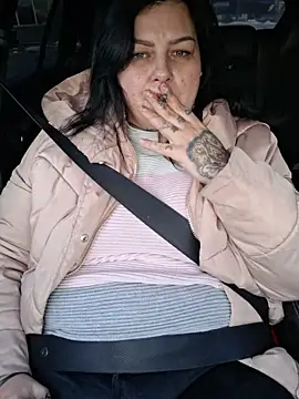 Snapshot of CannabisQueenn chatting on January 6, 2026, 8:51 am CannabisQueenn online show from January 6, 2026, 8:51 am