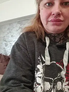 Snapshot of CannabisQueenn chatting on February 24, 2026, 10:02 am CannabisQueenn online show from February 24, 2026, 10:02 am