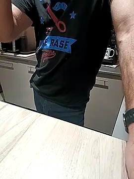 Snapshot of Dam70 chatting on February 3, 2026, 6:46 pm Dam70 online show from February 3, 2026, 6:46 pm