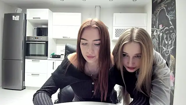 Snapshot of lisenok chatting on November 26, 2025, 7:26 pm lisenok online show from November 26, 2025, 7:26 pm