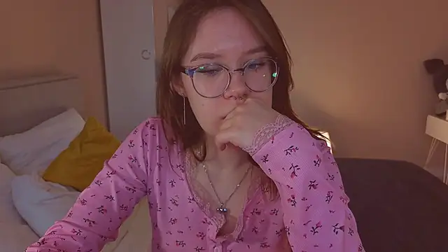 Mia Luw online show from February 5, 2026, 10:42 am