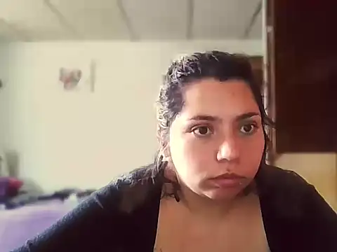 Snapshot of isabellapurple chatting on February 18, 2026, 7:32 pm isabellapurple online show from February 18, 2026, 7:32 pm