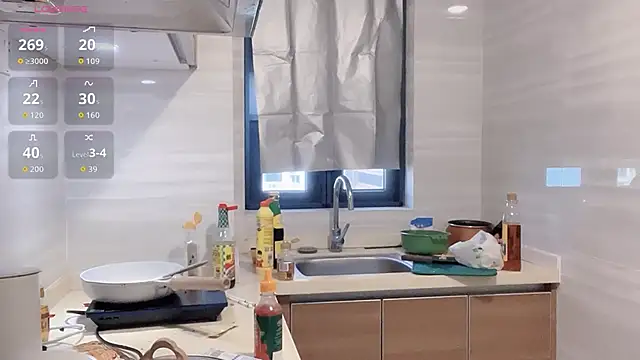 Moonccoi online show from September 10, 2025, 2:00 am