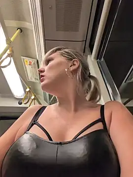 Sexybiene969 online show from December 1, 2025, 5:18 pm