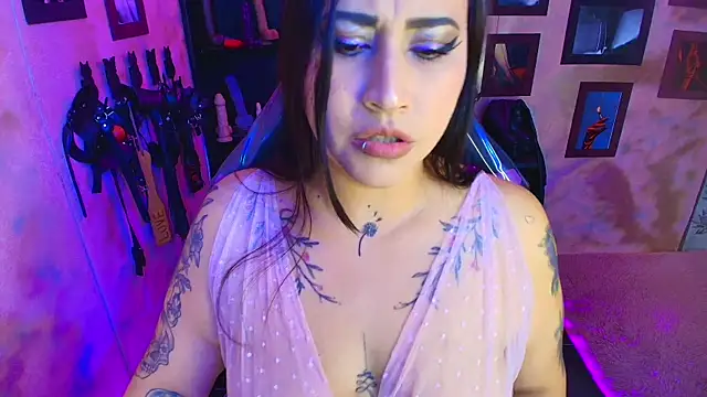 cherryy bombshelll online show from February 10, 2026, 5:39 pm