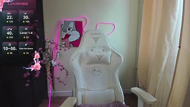 Snapshot of EvelinaLuu chatting on March 8, 2026, 8:40 am EvelinaLuu online show from March 8, 2026, 8:40 am