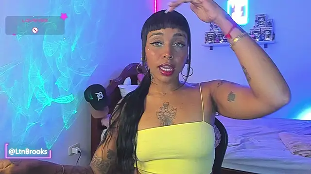 Annaa Brooks online show from November 30, 2025, 5:22 am