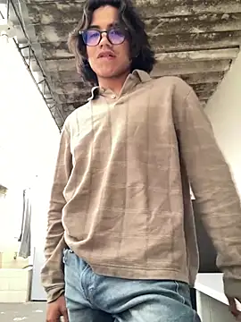 Snapshot of shadowsofgarden chatting on February 20, 2025, 2:46 pm shadowsofgarden online show from February 20, 2025, 2:46 pm