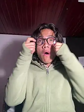 Snapshot of shadowsofgarden chatting on February 21, 2025, 3:56 am shadowsofgarden online show from February 21, 2025, 3:56 am