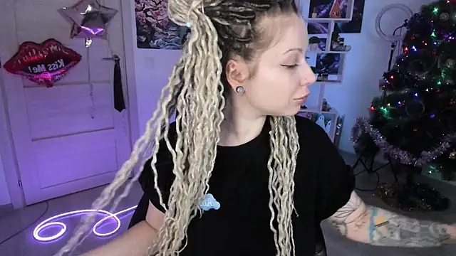 HoneySallyMoore online show from January 8, 2026, 2:58 am