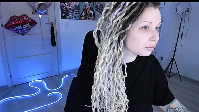 HoneySallyMoore online show from February 5, 2026, 11:15 am