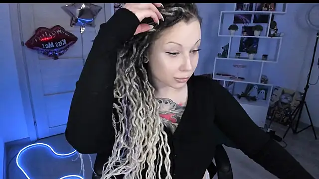 HoneySallyMoore online show from February 18, 2026, 2:57 pm