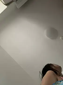 Snapshot of jinj-a chatting on February 18, 2025, 4:04 am jinj-a online show from February 18, 2025, 4:04 am