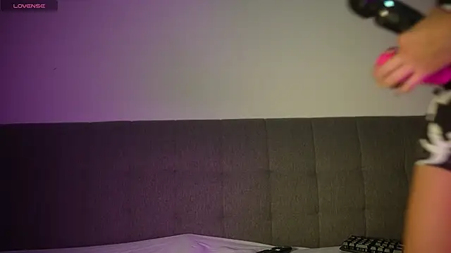 Snapshot of Vaniluu_9 chatting on February 28, 2025, 11:45 pm Vaniluu 9 online show from February 28, 2025, 11:45 pm