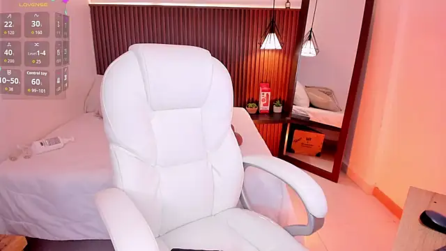 julietaevanns online show from February 18, 2026, 3:35 am