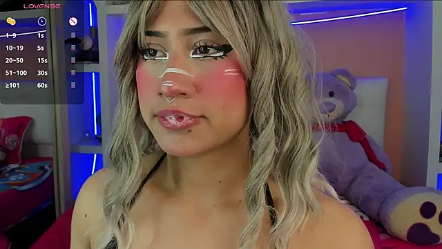 Snapshot of miss___megan chatting on February 9, 2026, 2:04 am miss megan online show from February 9, 2026, 2:04 am