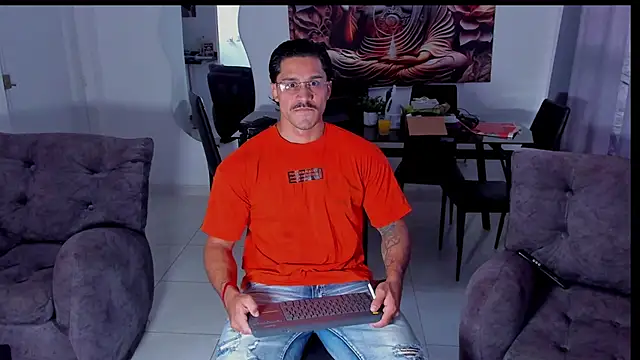 Valentino Dosantos  online show from February 2, 2026, 8:18 pm