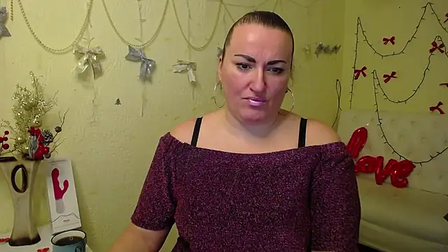 DianaMGG online show from January 13, 2026, 6:40 am