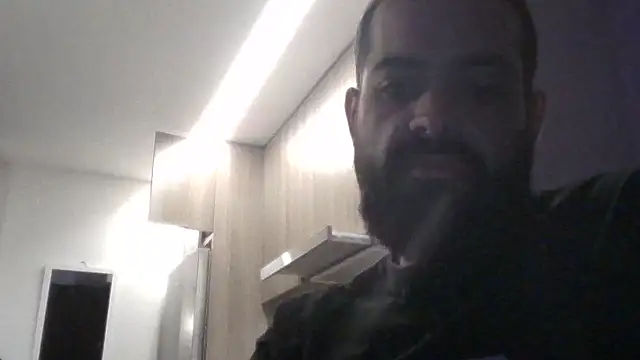 guccititi online show from November 10, 2025, 2:32 am