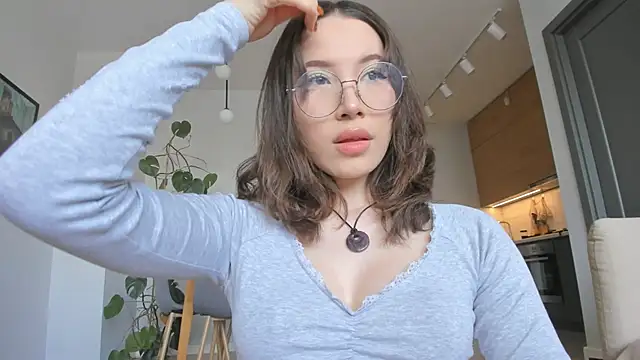 Snapshot of mey_baee chatting on February 18, 2026, 7:59 am mey baee online show from February 18, 2026, 7:59 am