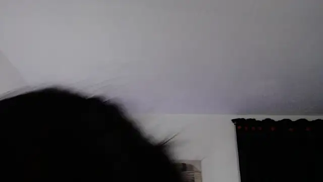 Snapshot of amy_royale chatting on March 8, 2025, 8:33 am amy royale online show from March 8, 2025, 8:33 am