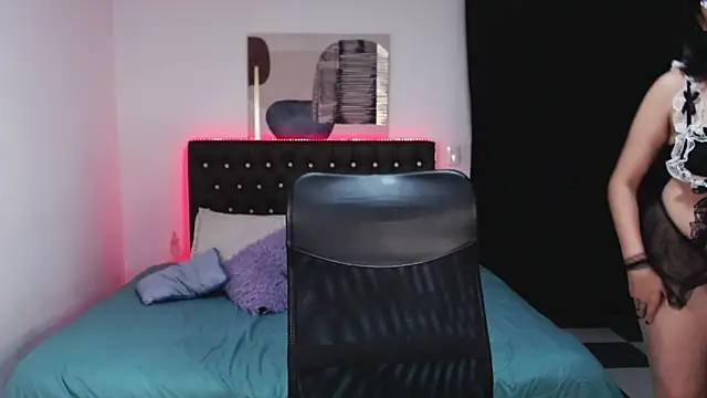 Snapshot of amy_royale chatting on March 14, 2025, 2:20 am amy royale online show from March 14, 2025, 2:20 am