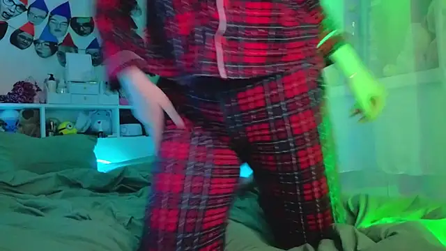 milliedoll online show from December 18, 2025, 2:34 pm