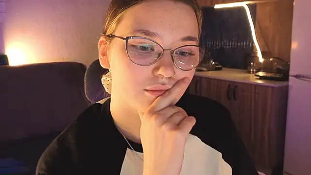 milliedoll online show from February 19, 2026, 5:53 pm