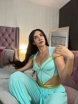 natashaleightt online show from October 9, 2025, 1:36 am