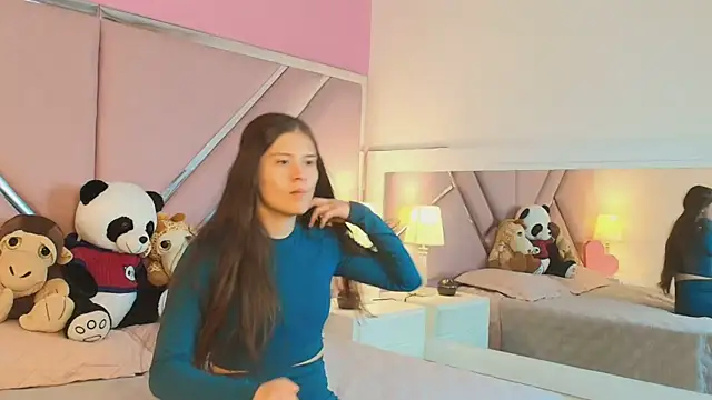 Snapshot of Emilybennett_ chatting on March 13, 2025, 5:39 pm Emilybennett online show from March 13, 2025, 5:39 pm