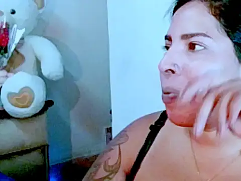 Snapshot of indiantopaz694u chatting on February 18, 2026, 7:04 am indiantopaz694u online show from February 18, 2026, 7:04 am