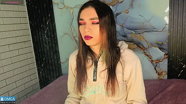 MaeveKuro online show from February 3, 2026, 3:26 am