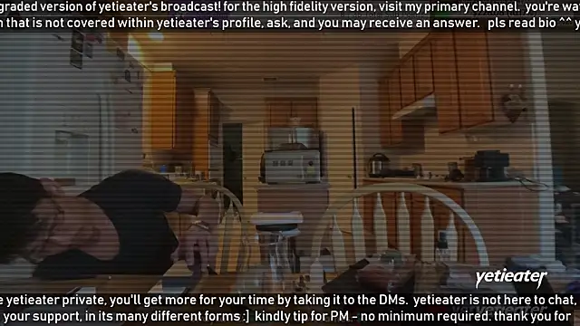 Snapshot of yetieater chatting on December 10, 2024, 11:08 pm yetieater online show from December 10, 2024, 11:08 pm